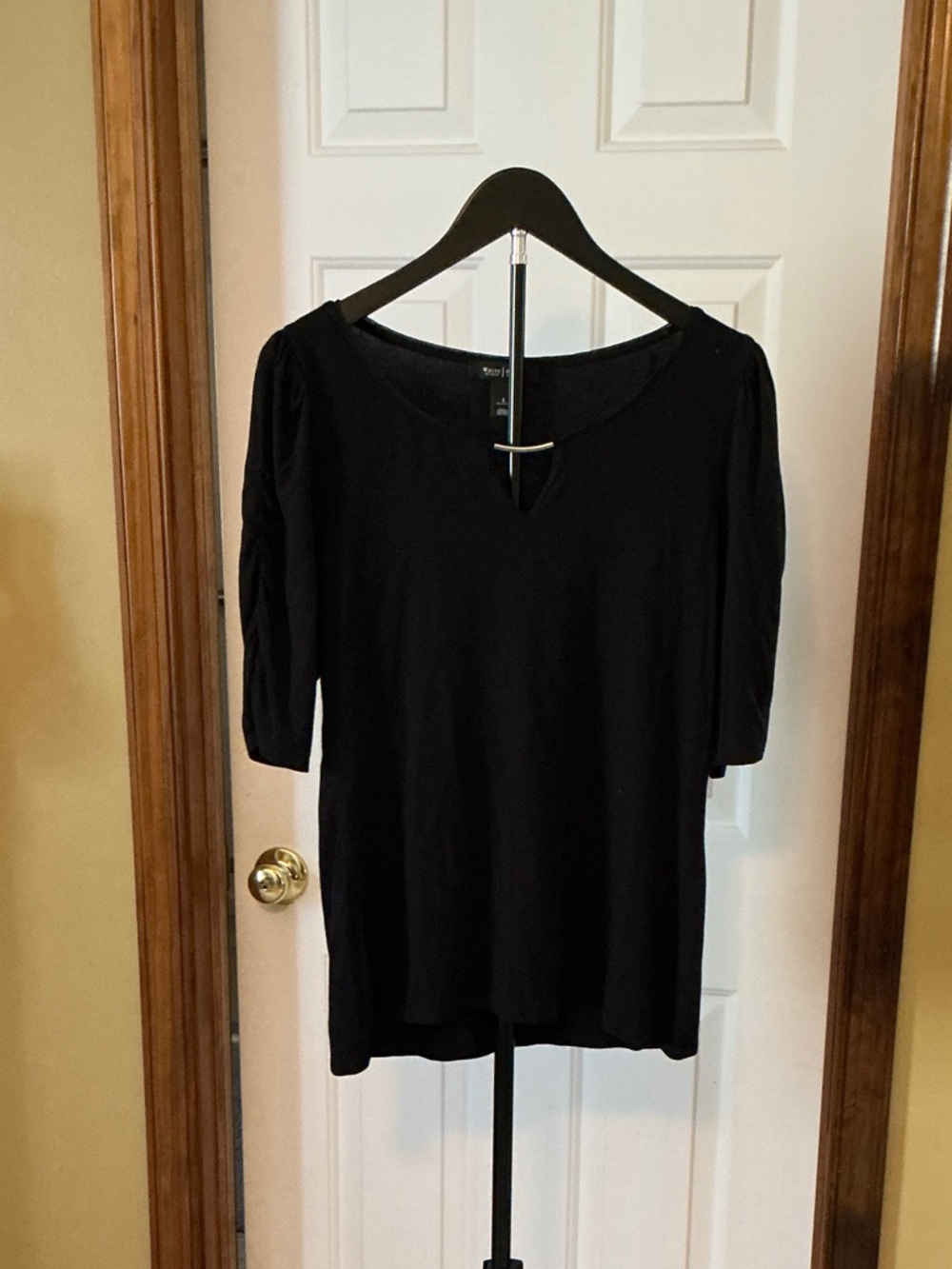 White House Black Market Black Scoop Neck 3/4 Sleeve Tunic
